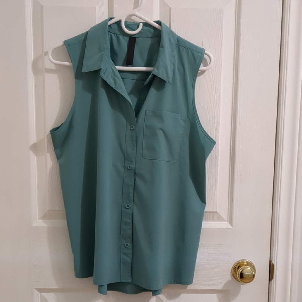 Kyodan Sleeveless Green Button-Down Shirt